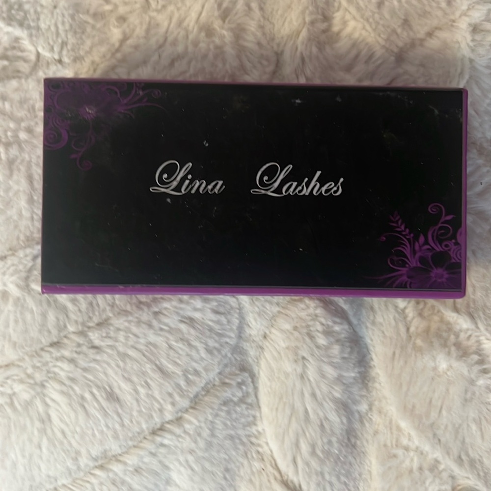 Lina Lashes Siberian Mink Diva Eyelashes